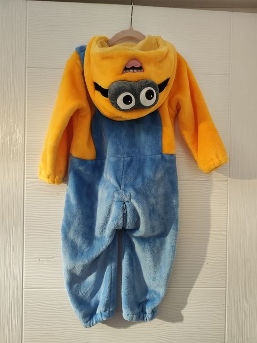 Costum minion 2-3 ani
