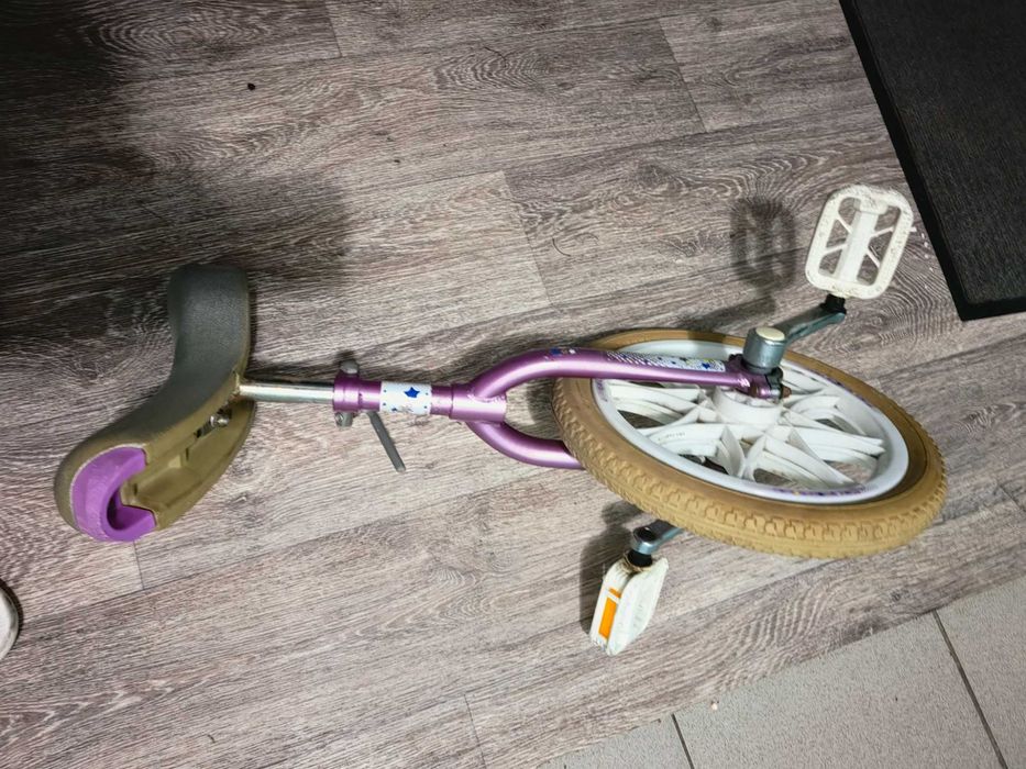 Моноцикл уницикл, одноколёсный велосипед.