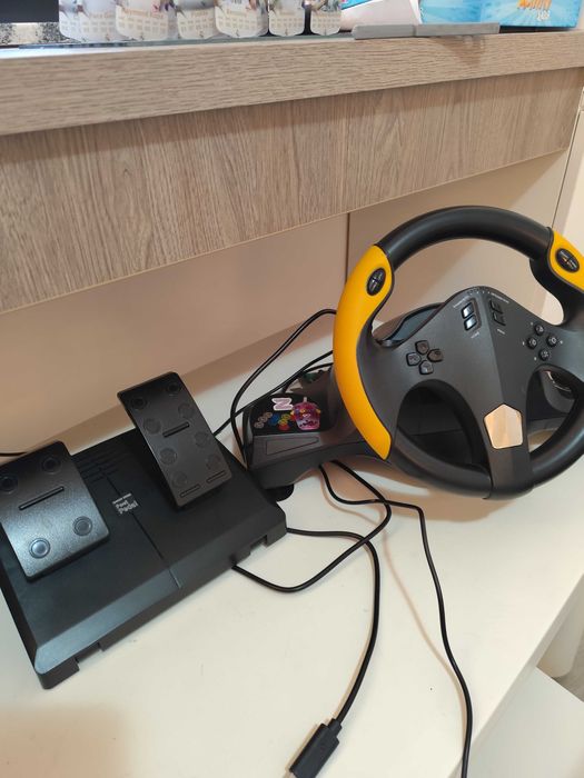 PlayStation 4 1T + volan