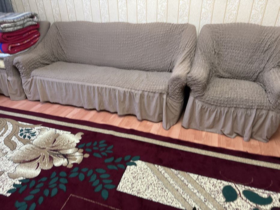 Срочно продам раслкнадной диван кресло,гостинная,спальный гарнитур