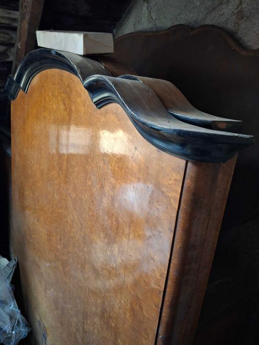 обзавеждане за спалня от масивно дърво