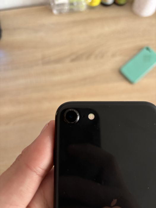 Iphone se 2020 като нов