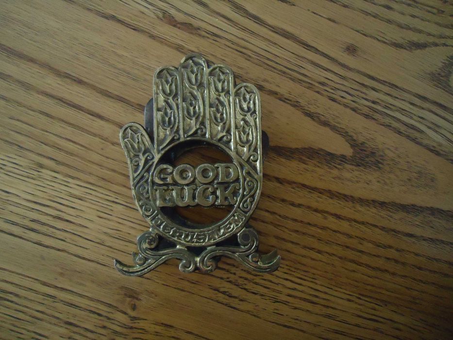 Салфетник от бронз Good luck