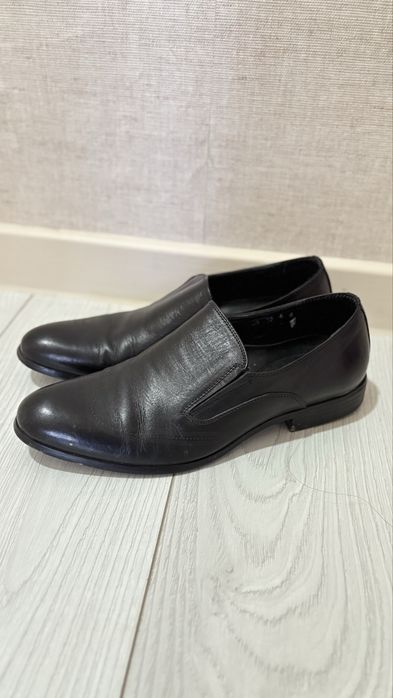 Продам мужские кожаные туфли