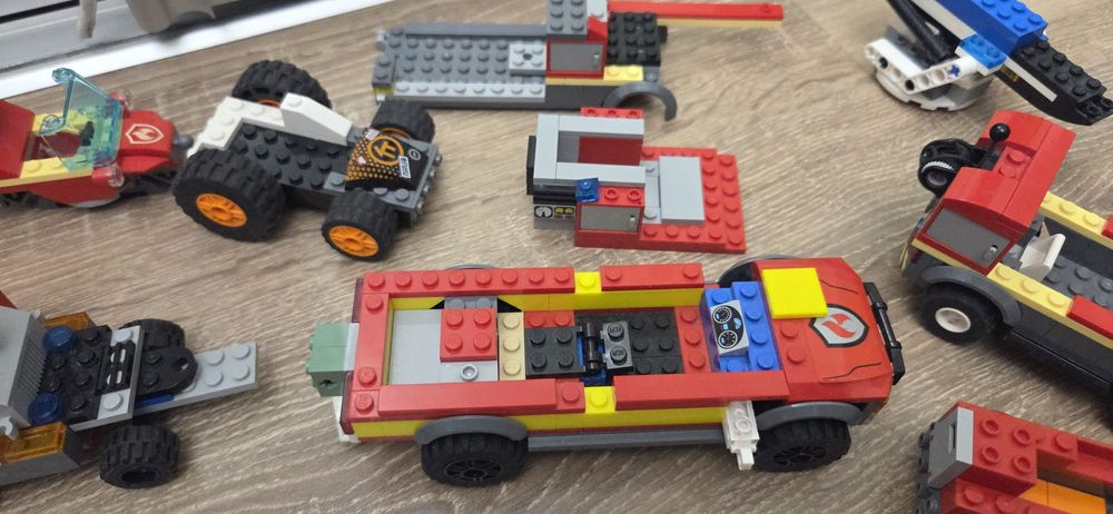 Продам игрушки лего