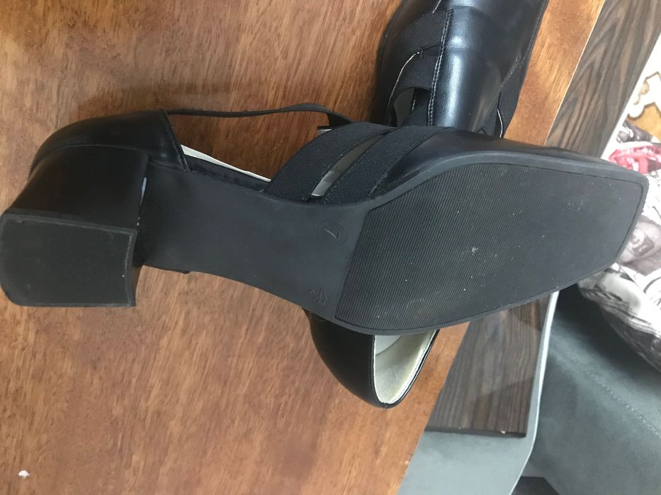 Женские босоножки