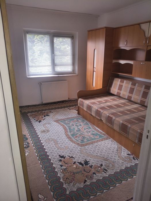 Închiriez apartament Rm.Valcea Str Dr.Hacman