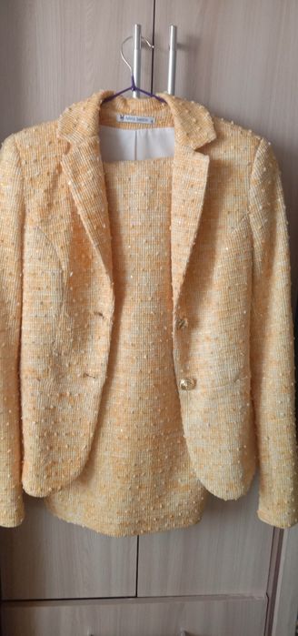 Продам костюм женский