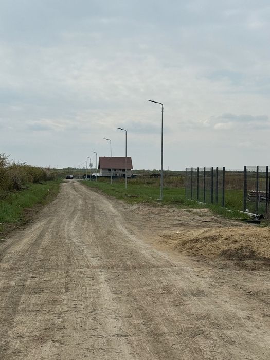 Proprietar vand teren intravilan 588mp