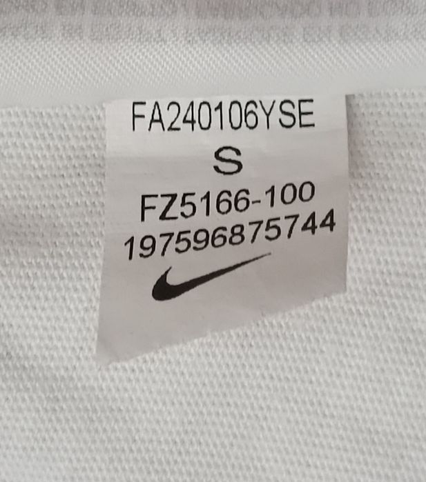 Nike Sportswear Swoosh Tee оригинална тениска ръст 128-137см Найк памук фланелка