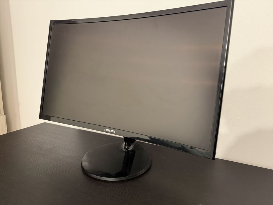 Monitor Samsung Curbat 24 inch, 60 hz