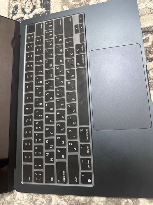 продам Macbook air 13