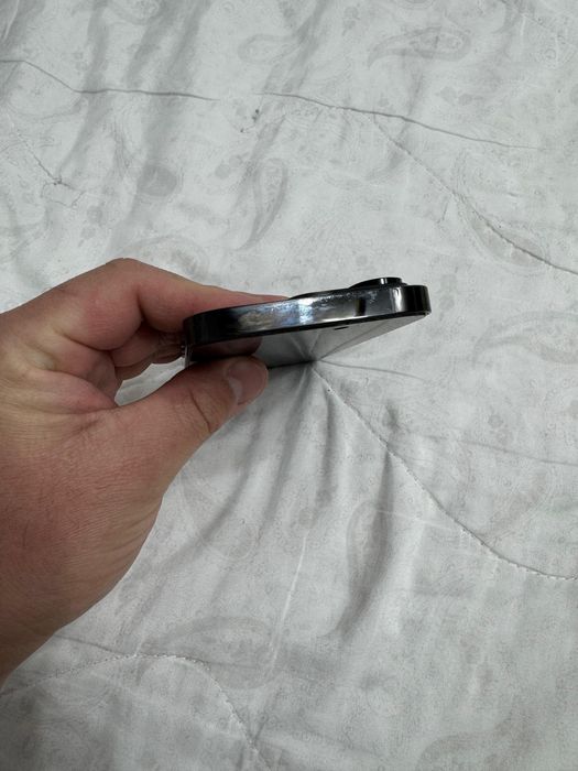 Продаю Айфон 14 про