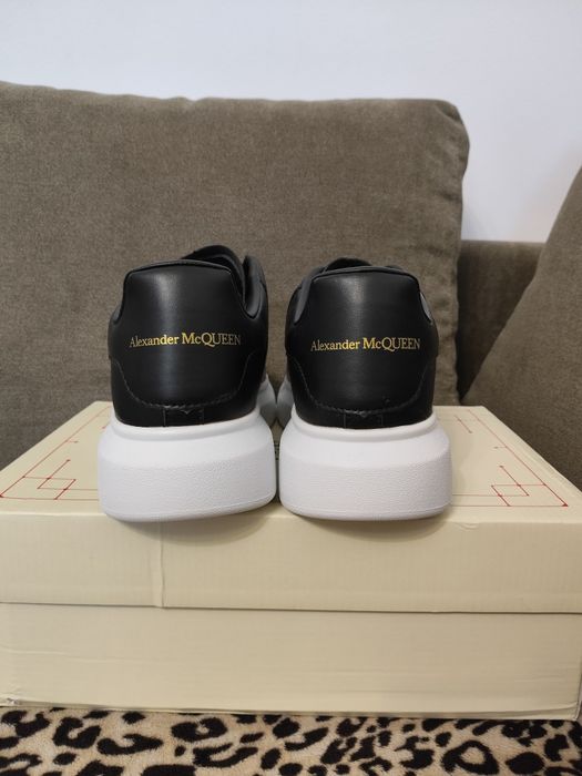 Alexander McQUEEN negru cu alb