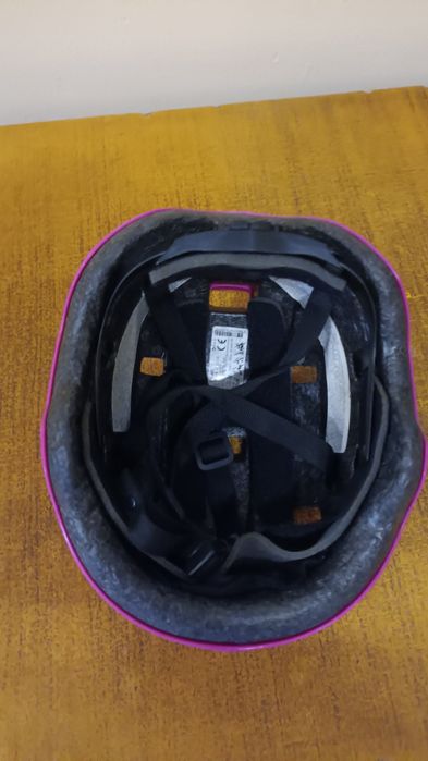 Детска каска, Розова на цвят