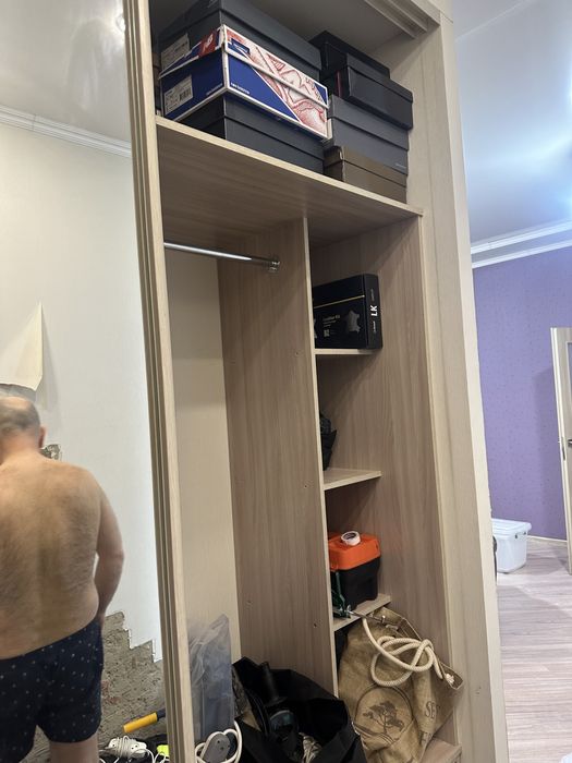 Пподам зеркальный шкаф купе