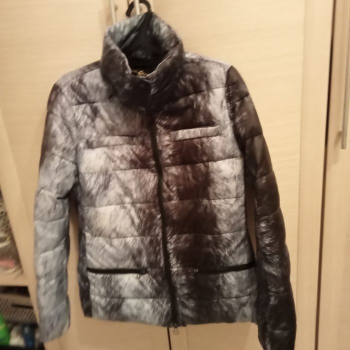 Продам пальто , куртки 46 -48 рр