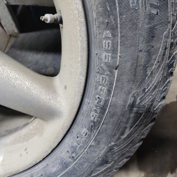 Шины б/у зимние комплект