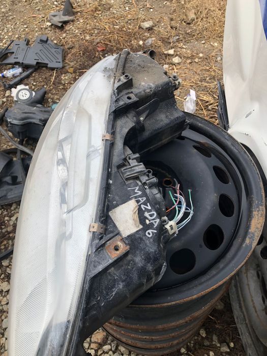 десен фар за мазда 6/mazda 6