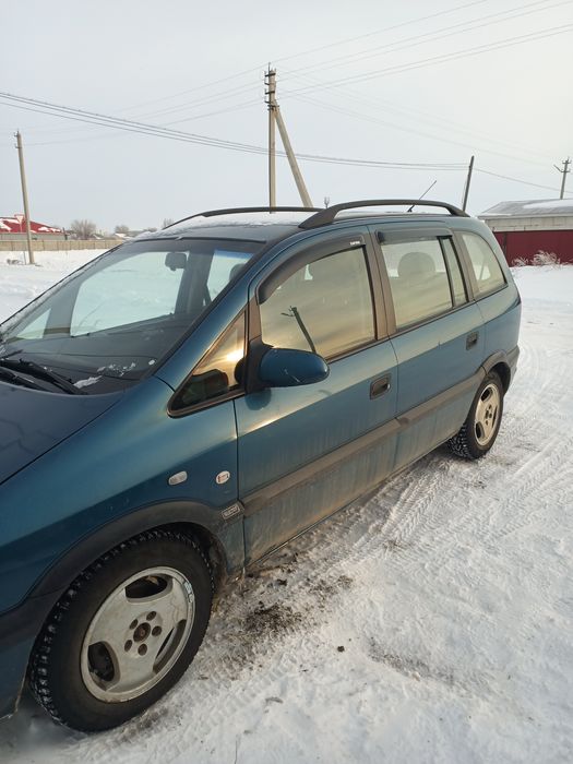 Продам Opel Zafira A 2001 года