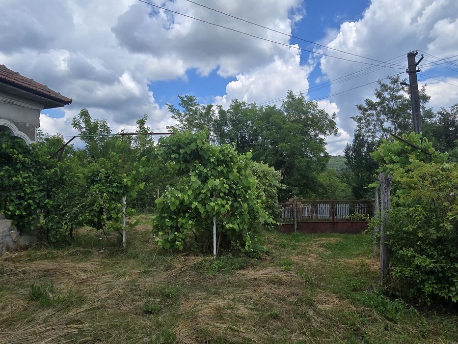 Teren  casă  si anexe