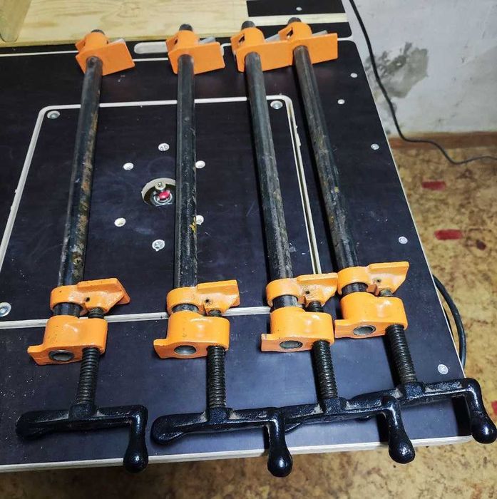 Разные электроинструменты (пила, рейсмус, фрезер)