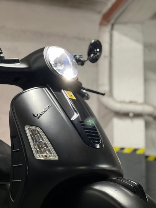 Piaggio Vespa GTS 300