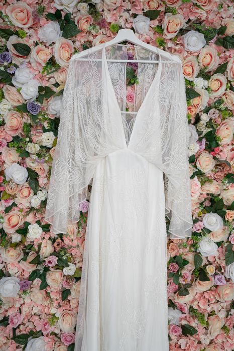 Елегантна сватбена рокля в ретро стил