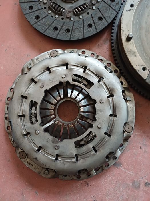 Kit ambreiaj bmw e60 e61 525d 530d