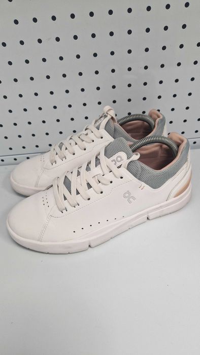 Оригинални дамски маратонки- On The Rogger Advantage