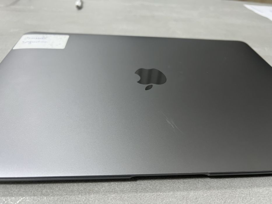 Продам MacBook на запчасти