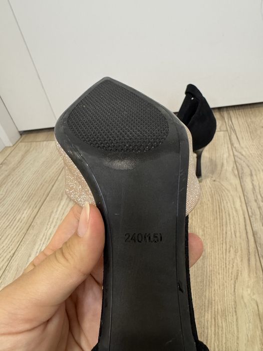 Туфли женские на каблуке