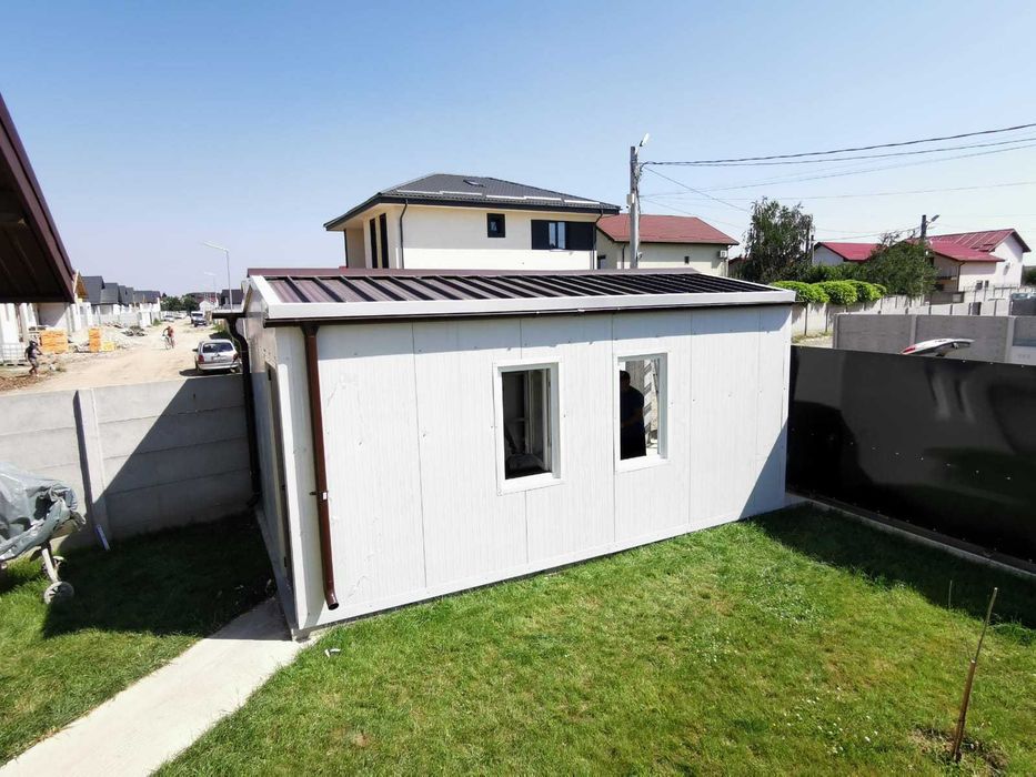 Garaj cu totul din structura metalica usoara + panouri izolate