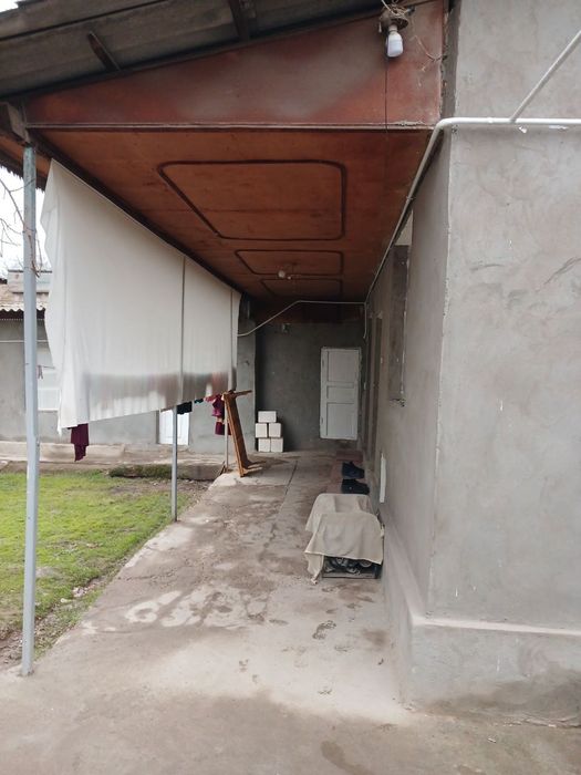 Uy sotiladi Toshkent viloyati Boʻka tumanida