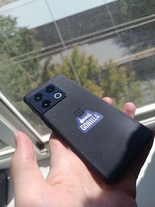 One plus 10 pro в хорошем состоянии