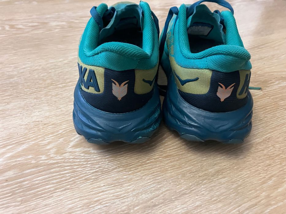 Hoka speedgoat5  37 и 1/2 с vibrant