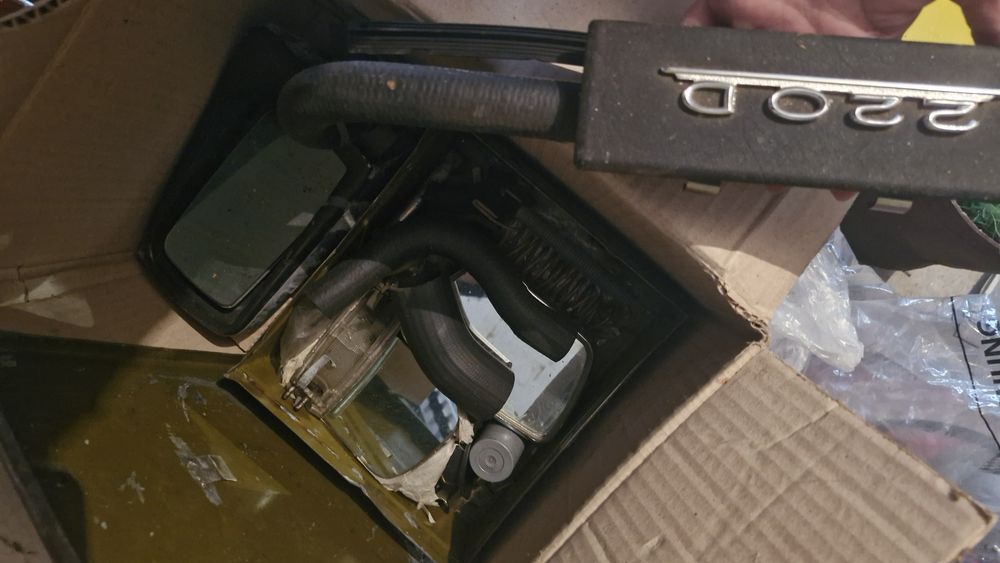 Фар, тас и други аксесоари за Мерцедес 220D 1970