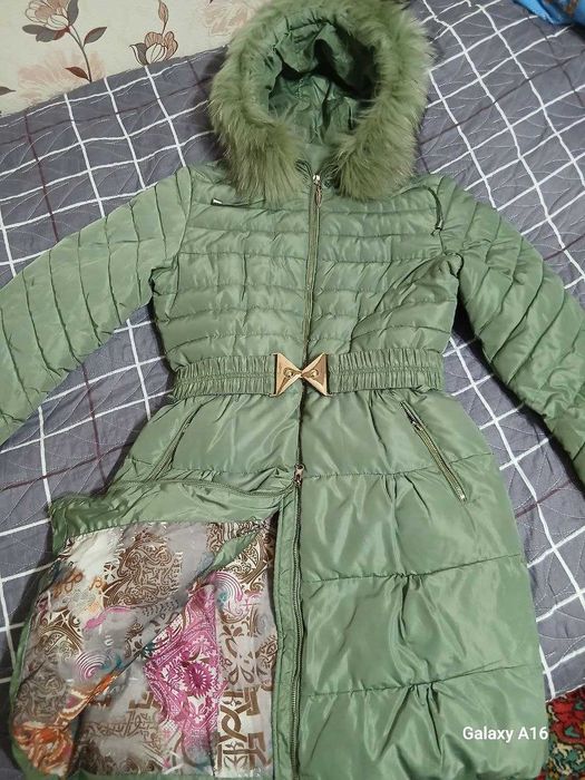 Продам женскую куртку