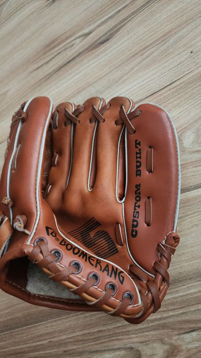 Manusa baseball pentru mana stanga