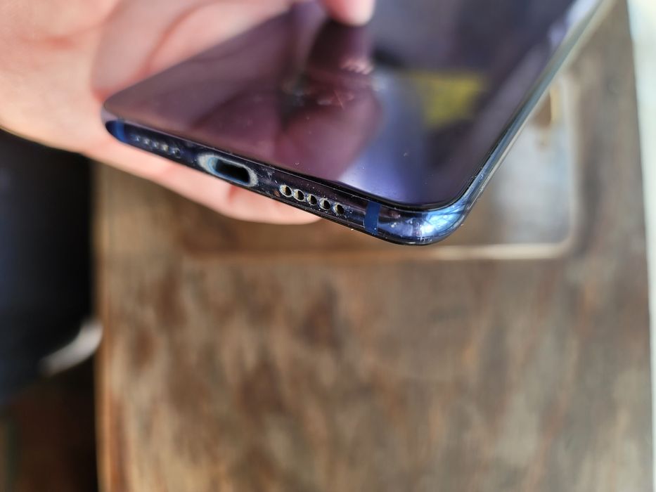 Продам Смартфон Xiaomi MI 8 lite 4/64GB