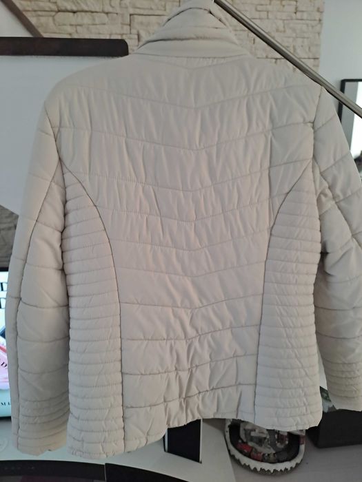 Geaca dama,mărimea 42.