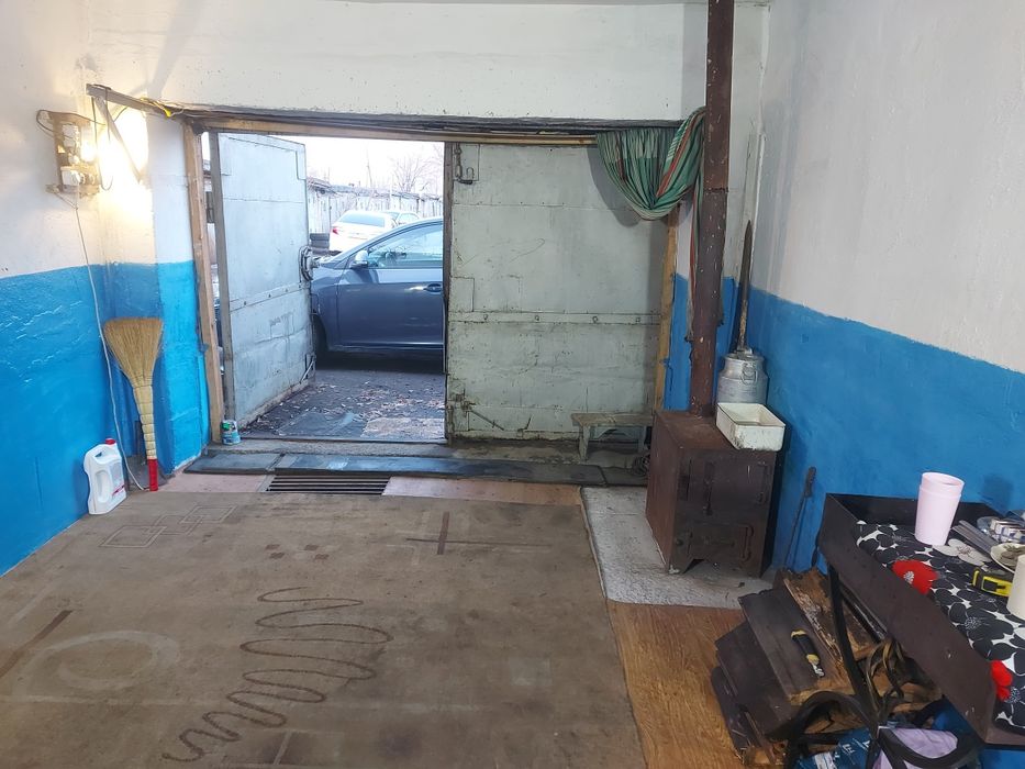 Продам  гараж...