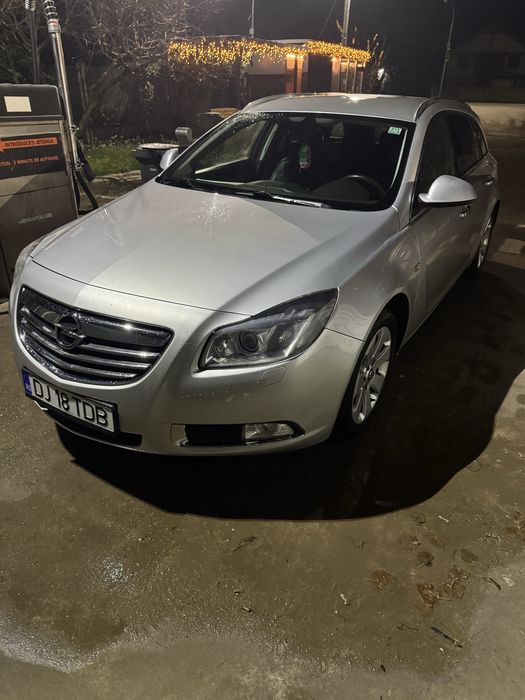 Vand opel insignia sau schimb cu unele variate