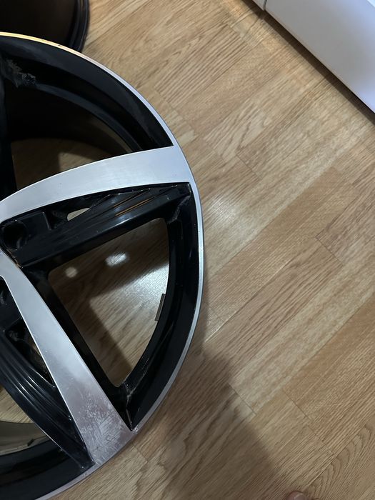 Продам диски R18 5*105
