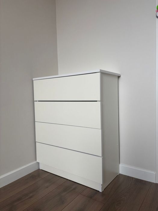 Продам комод белый            .