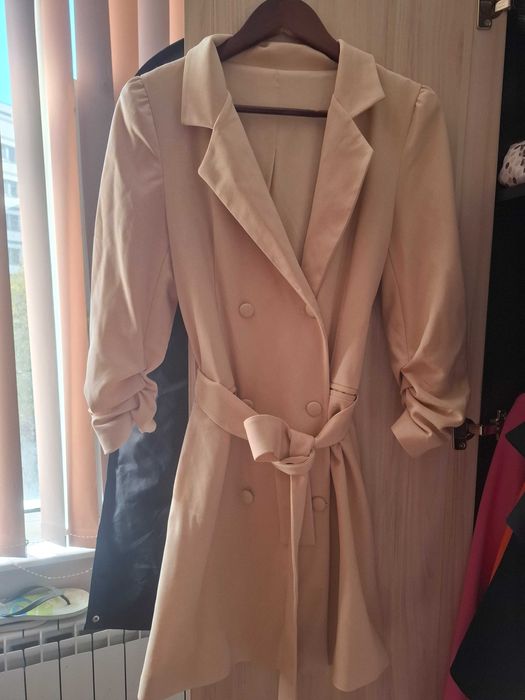 Рокля сако в беж/крем