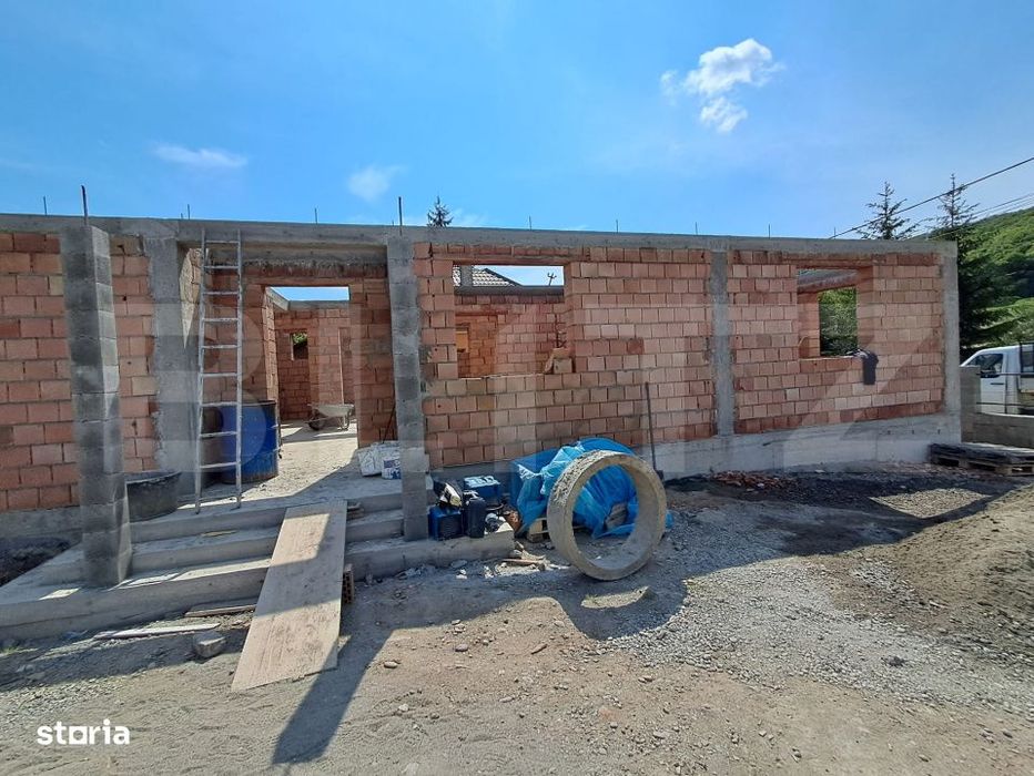 Casa individuala de vanzare in Corunca  Curte Comuna– Proiect in des