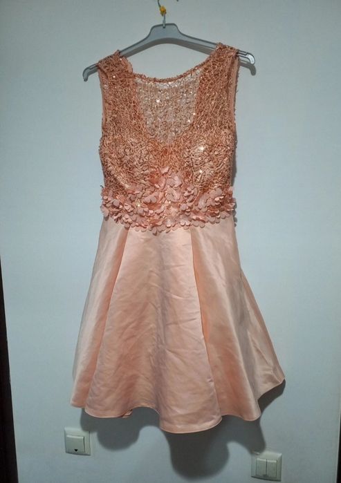 Rochie de ocazie cu fermoar la spate  si captuseala interioara masura XL noua fara eticheta