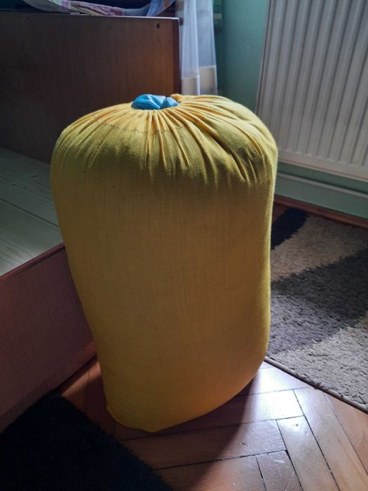 Vând sac de dormit din puf