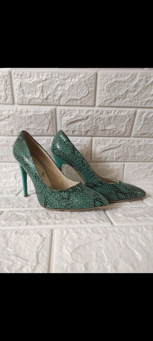 Продам разную обувь